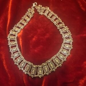 Elegant Silver Filigree Necklace